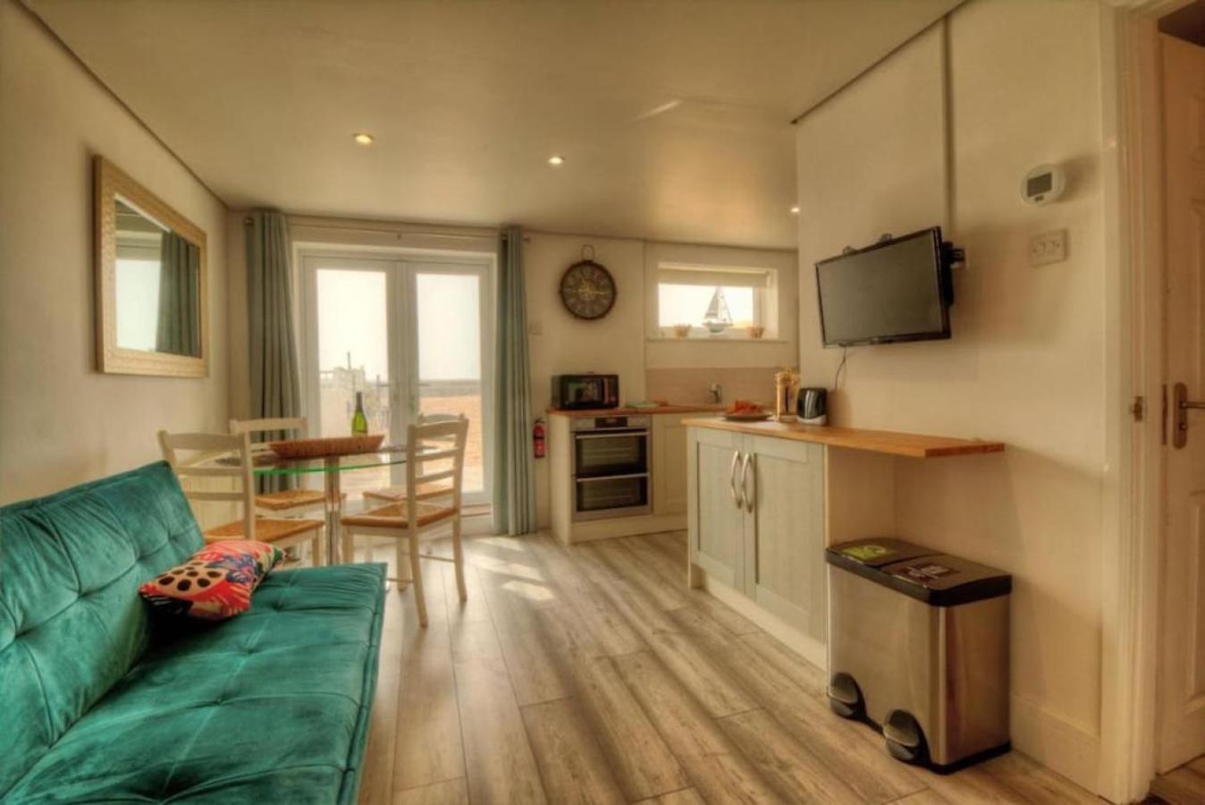 Air Maison - Solent View Beachfront Apartment South Hayling Ngoại thất bức ảnh