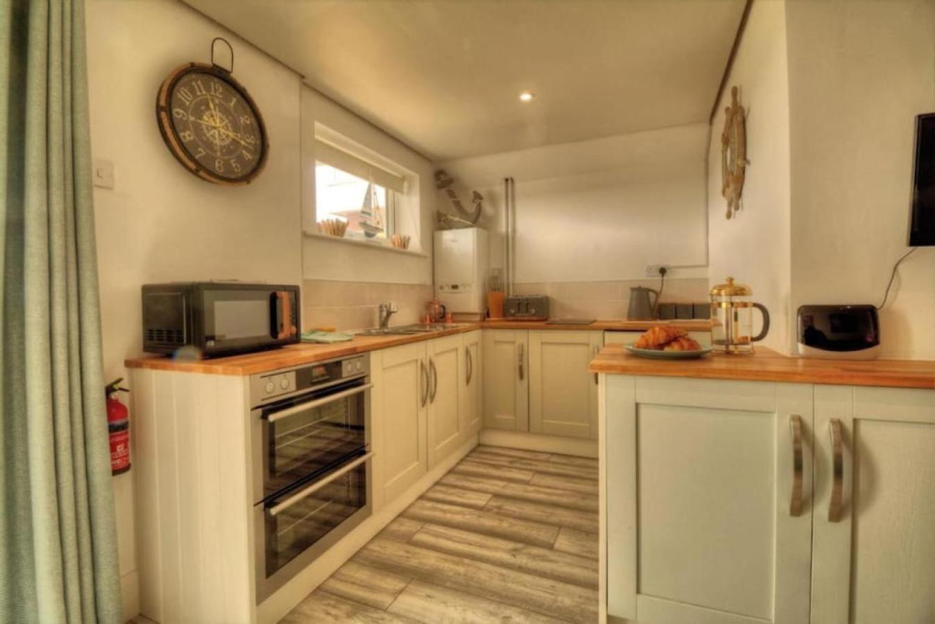 Air Maison - Solent View Beachfront Apartment South Hayling Ngoại thất bức ảnh